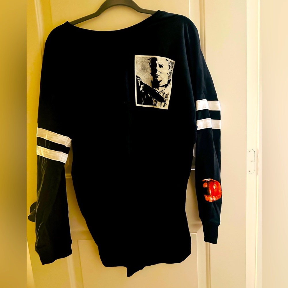 Michael Myers long sleeve black top.